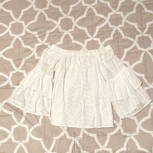Elegant Off shoulder blouse. Brand: Rebellion again. Size: M.